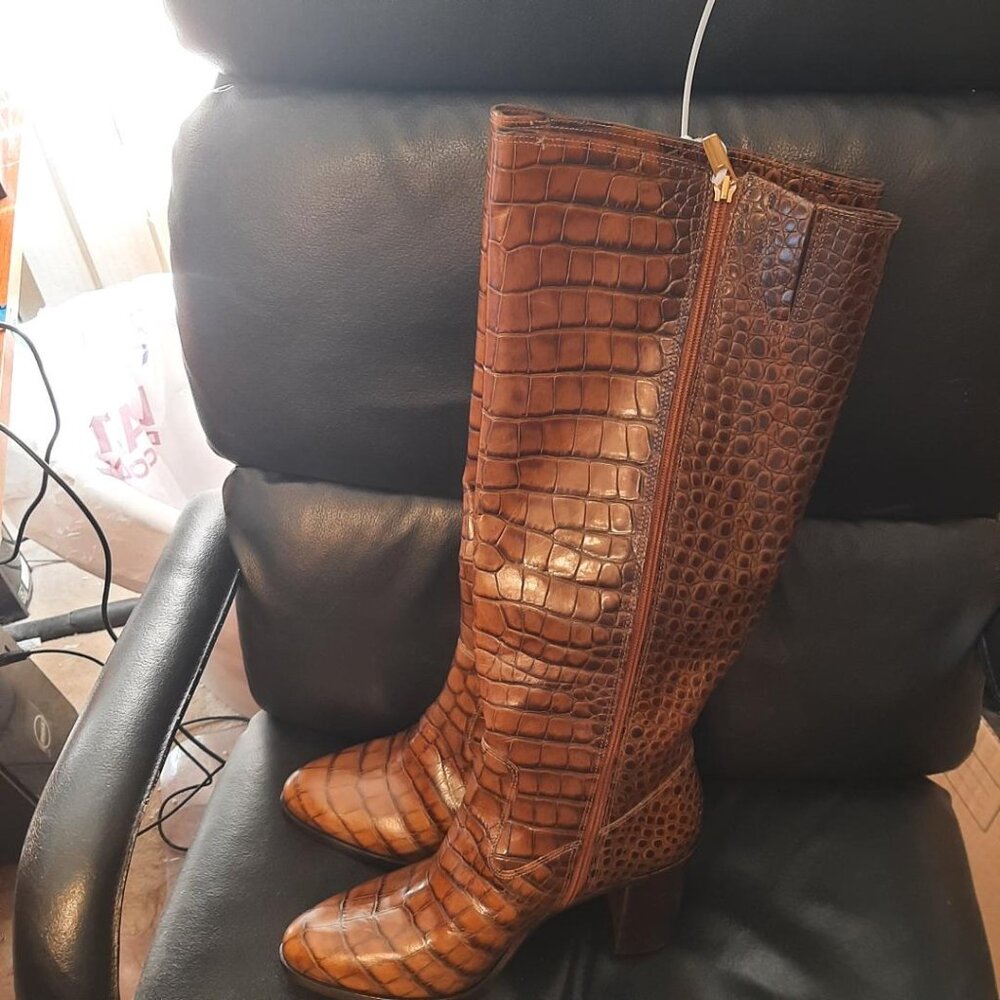 NEW ! Vince Camuto Pearlanie Over Knee Boot Glaze Croco Rich Cocoa Size 9/9.5/11 - Picture 2 of 8